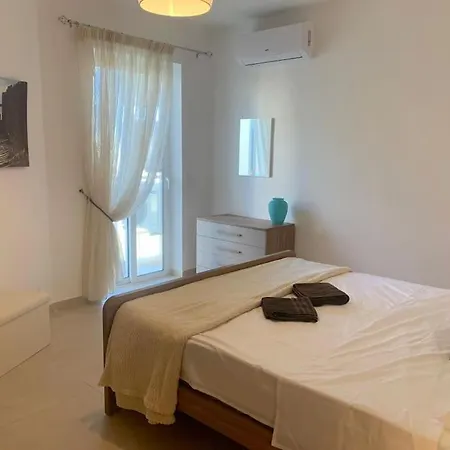 アパート Comfortable ! Stylish ! Fully Air Conditioned ! *