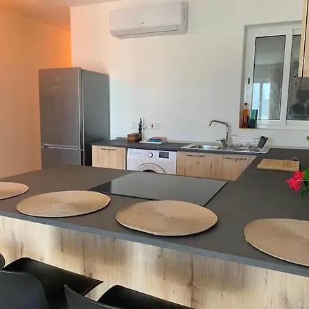 アパート Comfortable ! Stylish ! Fully Air Conditioned !