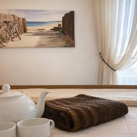 Apartment Comfortable ! Stylish ! Fully Air Conditioned ! *