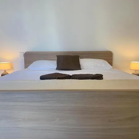 Comfortable ! Stylish ! Fully Air Conditioned ! Apartment