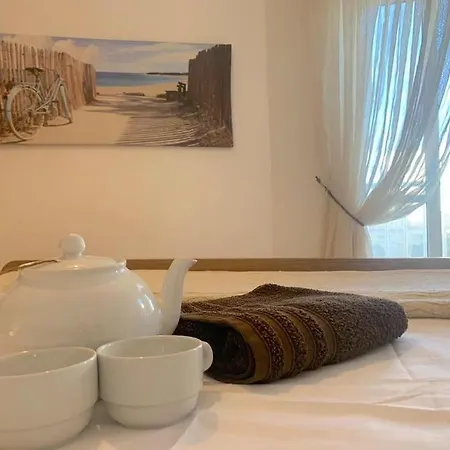 Comfortable ! Stylish ! Fully Air Conditioned ! Apartment *