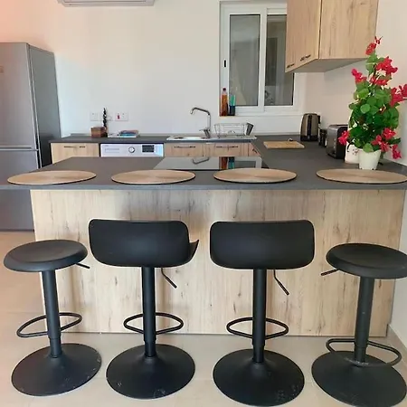 Apartment Comfortable ! Stylish ! Fully Air Conditioned ! Sannat
