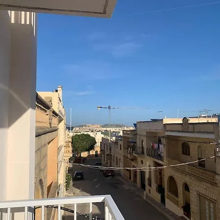 Lejlighed Comfortable ! Stylish ! Fully Air Conditioned ! Sannat