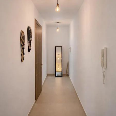 Comfortable ! Stylish ! Fully Air Conditioned ! * سانّات