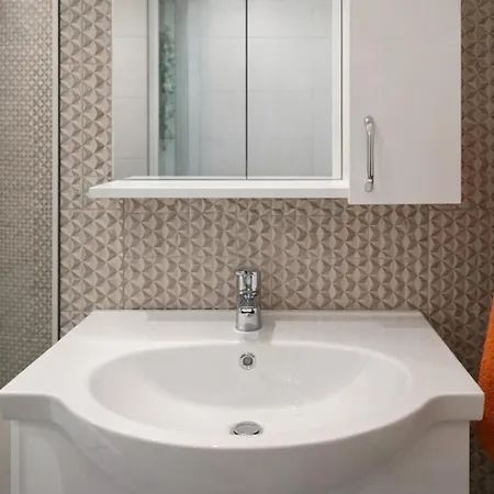 Comfortable ! Stylish ! Fully Air Conditioned ! *